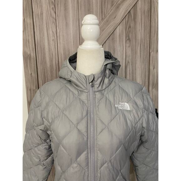 The North Face Kids Gray Quilted Jacket - Picture 3 of 9